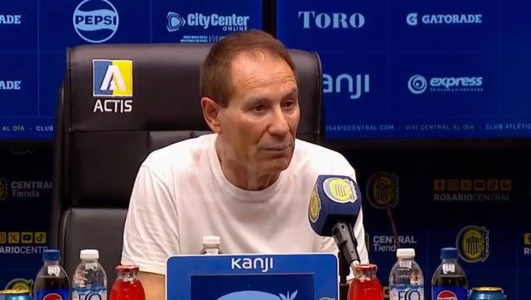 Ariel Holan defenestró a Estudiantes por el pasillo a espaldas tras el polémico titulo: Fue una falta de respeto