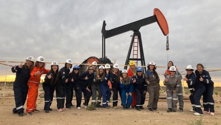 Mirá el original festejo de un grupo de zumba por el día del Petróleo que se hizo viral