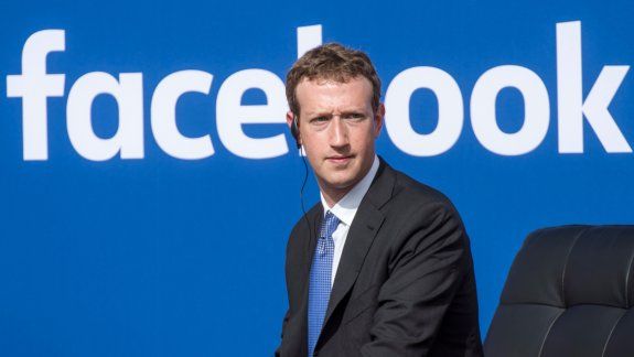 El dueño de Facebook invierte para la transportación digital.