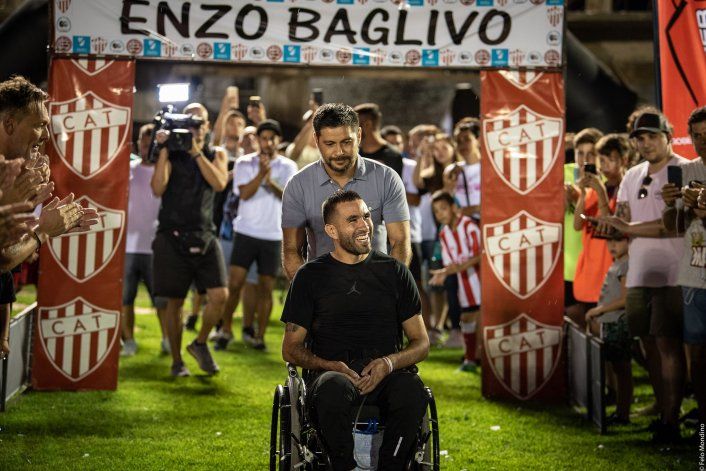 El crack que lucha por volver a caminar y conmovió a Diego antes de su muerte