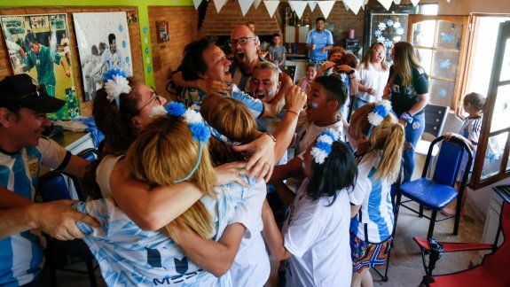 La cámara de LMN en los festejos desde la casa del Huevo Acuña