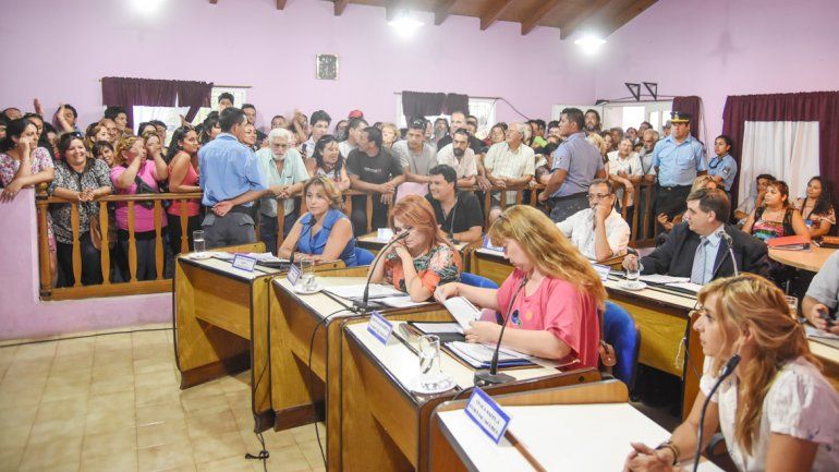 Los ediles opositores dicen que los aumentos serán automáticos.