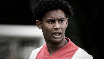 drama y dolor en holanda por la tragica muerte de la joyita del ajax drama y dolor en holanda por la tragica muerte de la joyita del ajax