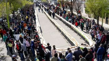 Choripán récord en Las Heras, Santa Cruz. Choripán récord en Las Heras, Santa Cruz.