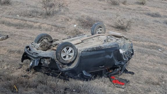 Una familia volcó en la Ruta 237: un joven fue derivado al hospital de Cutral Co