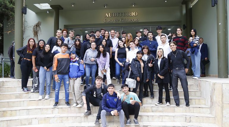 La entrega de notebooks se hizo en el Auditorio de Casa de Gobierno.