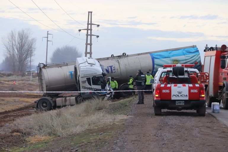 Choque fatal de estatales en Ruta 7: hay un sobreviviente y el camionero salió despedido, ¿cuál es el estado de salud?
