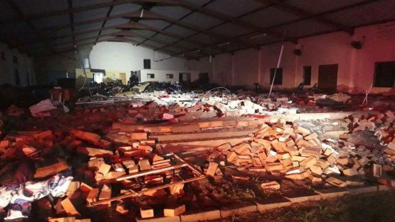 Trágico derrumbe del techo de una iglesia en Sudáfrica