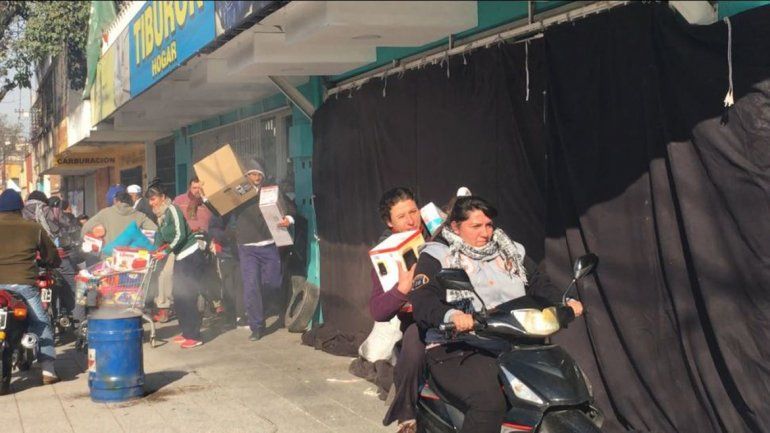 Insólito: pensó que era un saqueo, robó y terminó preso