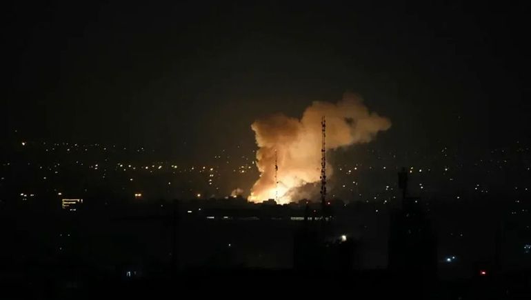 Se incendia el aeropuerto de Teherán tras los ataques aéreos a Irán