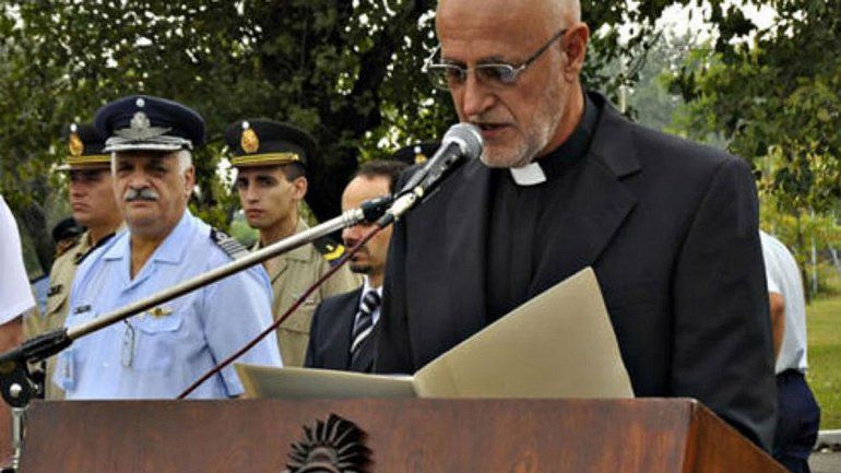 El párroco Hernán Ustariz