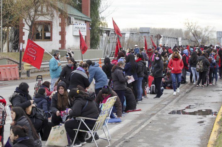 Lunes de caos: cortarán los puentes y una marcha fúnebre complicará el centro neuquino