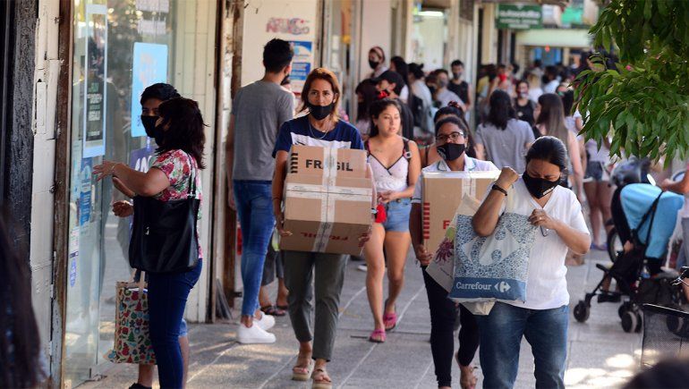 Los comerciantes del Bajo resucitaron con la Navidad
