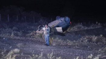 un conductor de 60 anos perdio el control y protagonizo un vuelco sobre la ruta 22 un conductor de 60 anos perdio el control y protagonizo un vuelco sobre la ruta 22