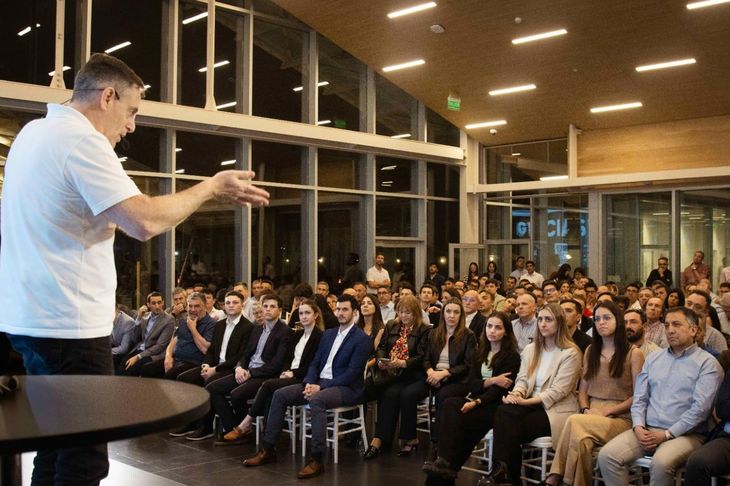 El divulgador científico Santiago Bilinkis, estuvo presente en Propymes. El divulgador científico Santiago Bilinkis, estuvo presente en Propymes.