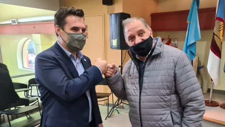 El secretario de Energía de la Nación, Darío Martínez ,junto al ex intendente de Comodoro Rivadavia, Carlos Linares.