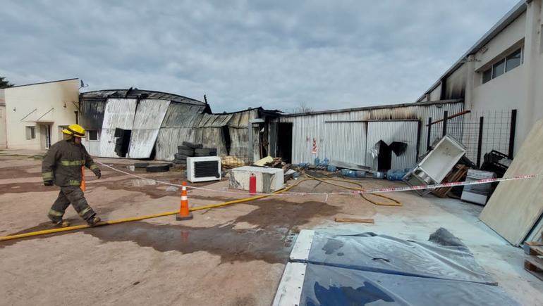 Video: así quedó la empresa de servicios petroleros que sufrió el incendio