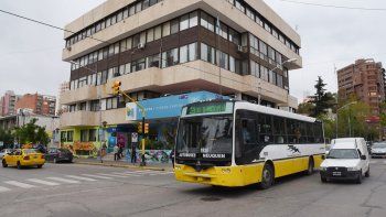 indalo: los concejales no saben ni cuantas ruedas tiene un colectivo indalo: los concejales no saben ni cuantas ruedas tiene un colectivo