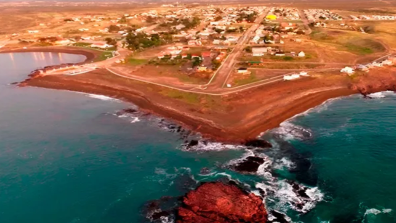 Camarones es considerado uno de los Pueblos Auténticos de Chubut: está a 250 kilómetros de Trelew o Comodoro Rivadavia.
