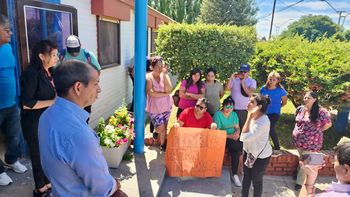 Plaza huincul reclamo municipales.jpeg