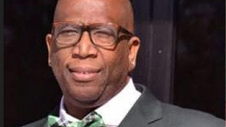 Kenneth Adkins considera pecadores a los homosexuales.