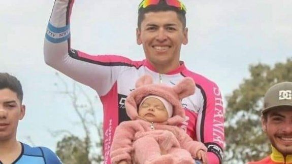 Dolor por la muerte de conocido ciclista en plena prueba y a poco de ser papá