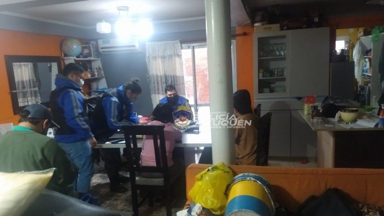 Le clonaban la tarjeta a los clientes de un comercio y les vaciaban la cuenta