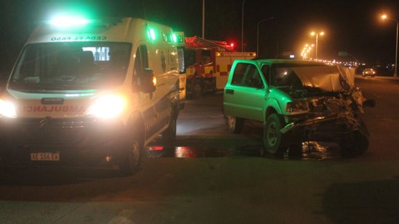 Esquivó una moto y chocó contra un camión en la Ruta 7