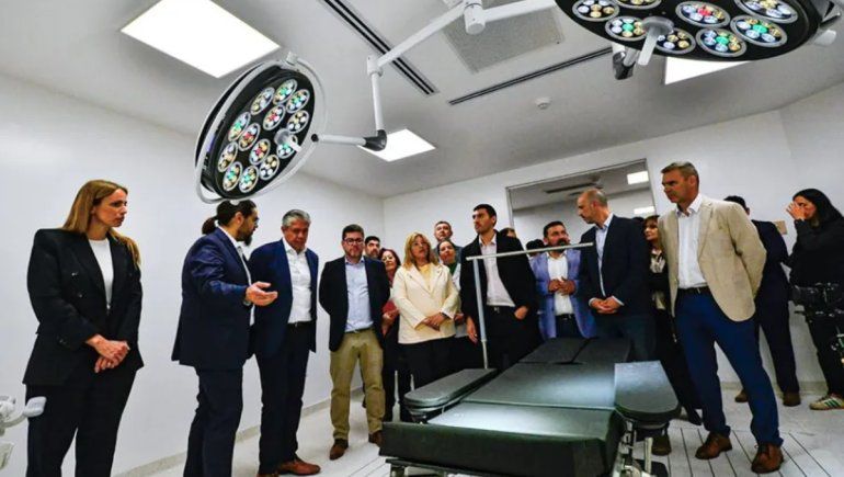 El gobernador Rolando Figueroa inauguró la ampliación del hospital en Rincón de los Sauces