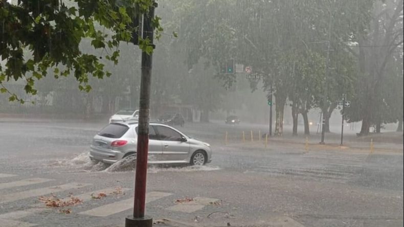 Cambio de temperatura y fuertes lluvias por la llegada de una ciclogénesis: qué zonas afectará