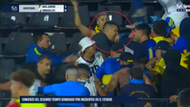 Juan Román Riquelme intercedió en los incidentes.