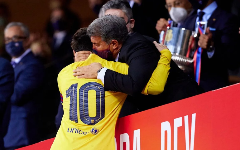 Laporta volvió a pegarle a Messi: Si quiere volver que sea gratis