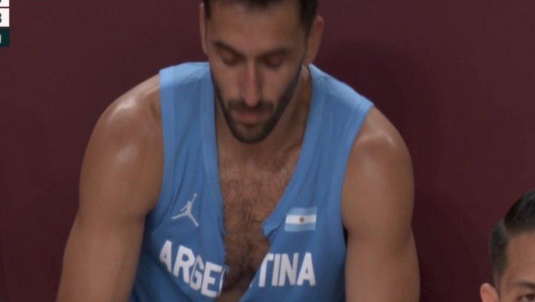 Campazzo explotó de furia y rompió su camiseta olímpica