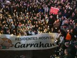 Noche de velas: residentes del Hospital Garrahan marcharon al Obelisco junto a familiares de pacientes