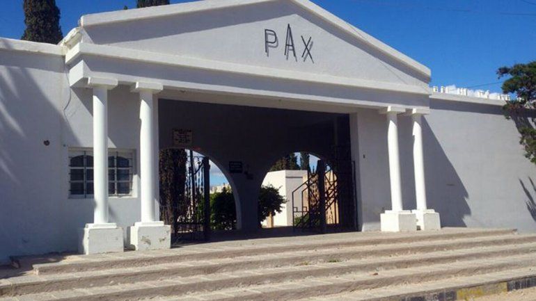 En el cementerio los muertos no tienen paz. Otra vez les robaron todo.