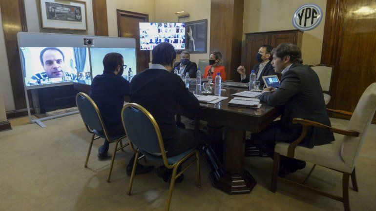 Intendentes presionan para abrir actividades