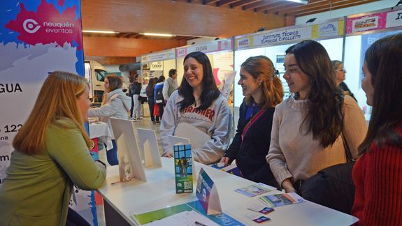 Los estudiantes secundarios neuquinos apuestan a estudiar cerca de casa