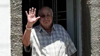 le robaron sus ahorros y cinco armas: quien es el abuelo que fue golpeado salvajemente en las lajas