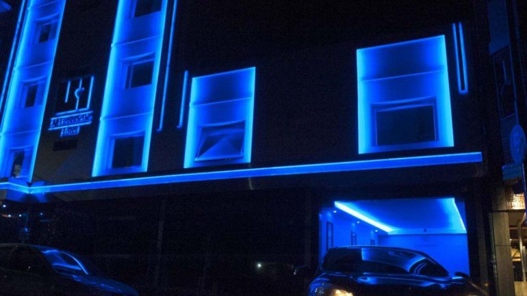 Piden que aprueben el ingreso de swingers y tríos a los telos para levantar el negocio