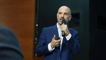 ousset defendio el modelo neuquino y dijo que el objetivo es ordenar el estado
