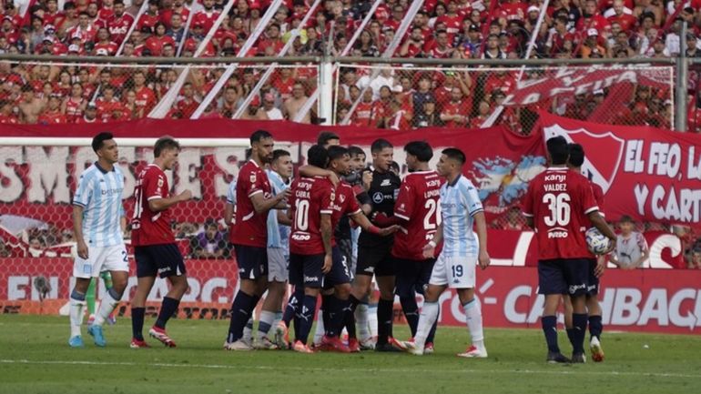 Cómo le quedó el rostro a un jugador de Independiente, luego del cruce más duro del clásico con Racing