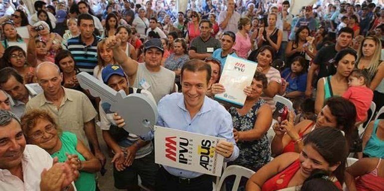 El gobernador Omar Gutiérrez