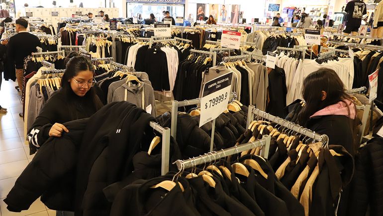 Los precios de la ropa de invierno durante mayo.