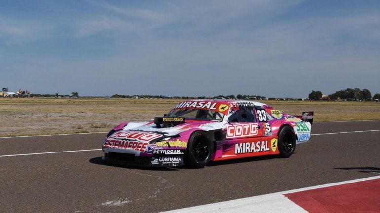 Camilo aspira a terminar la carrera; Manu