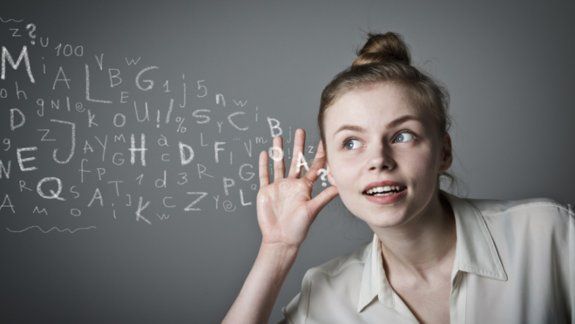 ¿Qué significa soñar con quedarse sordo de manera repentina?