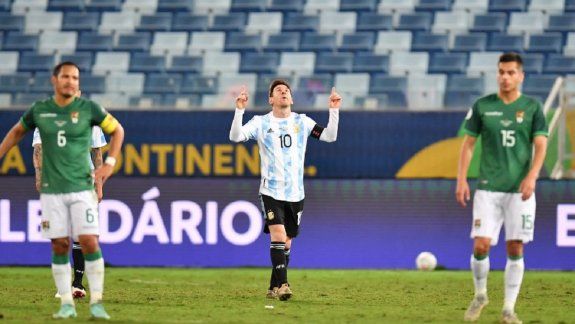 Argentina goleó en la noche del 10