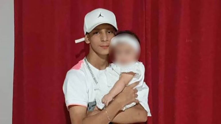 Joven asesinado en una cancha de fútbol. Joven asesinado en una cancha de fútbol.