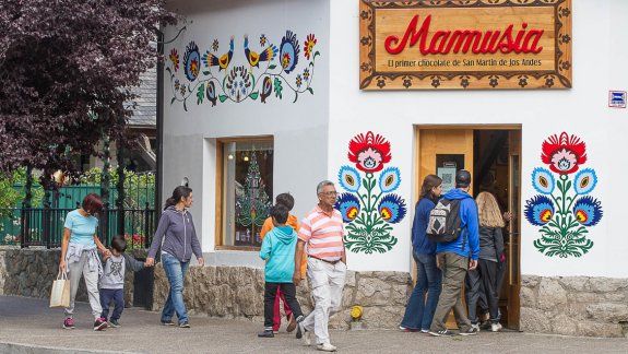 El flujo de visitantes en las atractivas comarcas neuquinas mejoró notablemente en los últimos días. Una de las vedettes es la gastronomía a base de trucha, ciervo y jabalí.