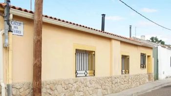 Casa donde se encontró el cuerpo del bebé. La madre de la mujer avisó a Servicios Sociales sobre el parto. Casa donde se encontró el cuerpo del bebé. La madre de la mujer avisó a Servicios Sociales sobre el parto.