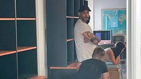 Tras ser detenido en una cueva financiera con más de $500 millones, la policía allanó la casa de Leoanrdo Fariña, solo encontraron una computadora que será peritada.